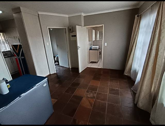 2 BEDROOM TOWNHOUSE FOR SALE IN SAFARI GARDENS